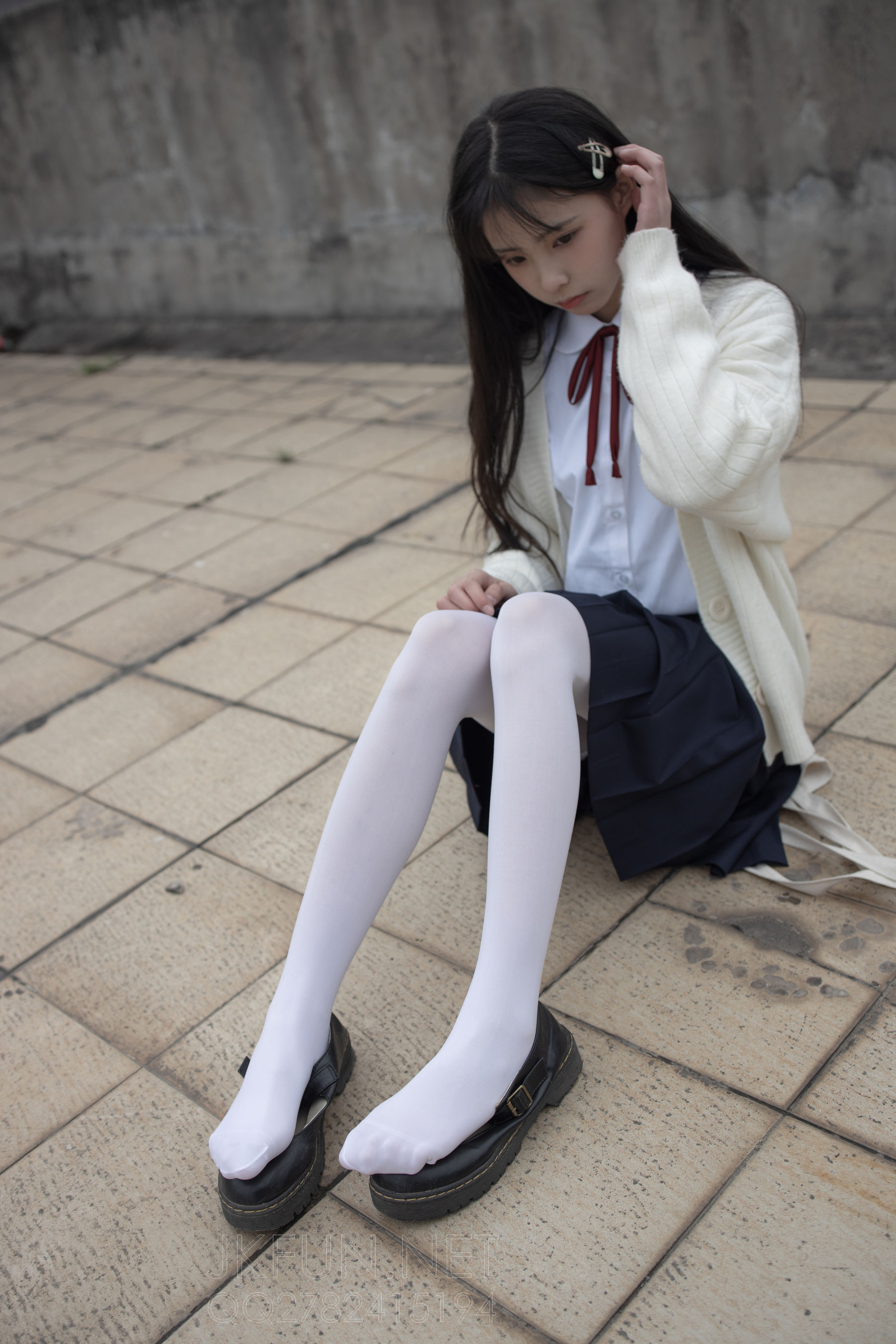甜米《纯纯的白丝学妹》 [森萝财团] JKFUN-001 萝莉丝袜写真集