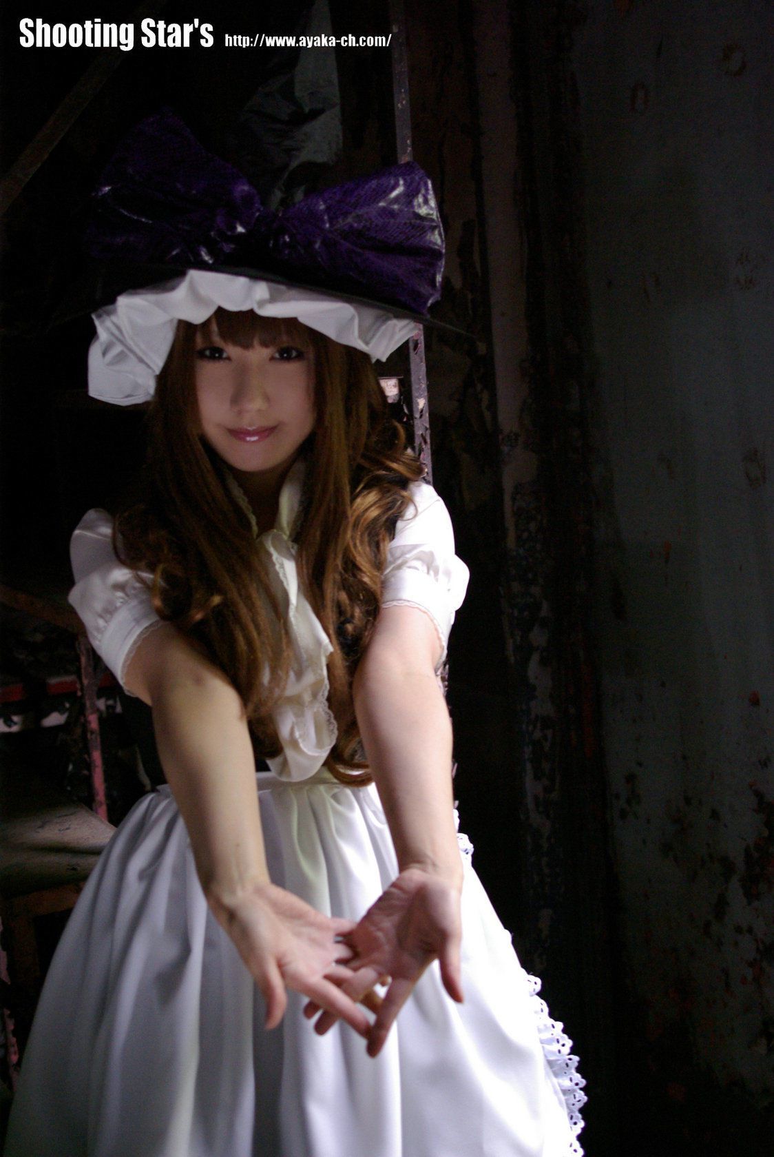 绫香 (Saku サク) 《Touhou Project》Hakurei Reimu+Kirisame Marisa [Shooting Star's] 写真集